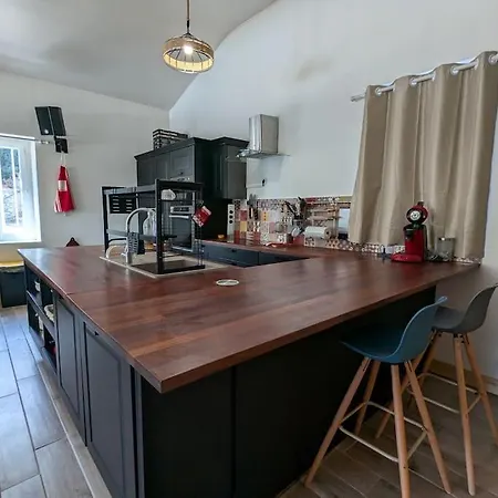 La Maison De Mon Enfance Et Son *